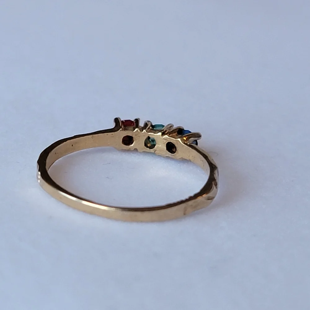 Triple Gemstone Gold Plated Vintage Ring Size 6 Textured Band Dainty